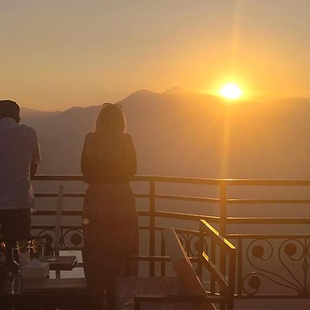 Hotel High Ground Inn Sarangkot โพคารา ภายนอก รูปภาพ