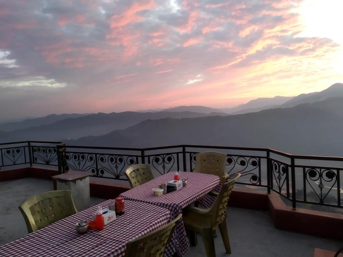 Hotel High Ground Inn Sarangkot โพคารา ภายนอก รูปภาพ