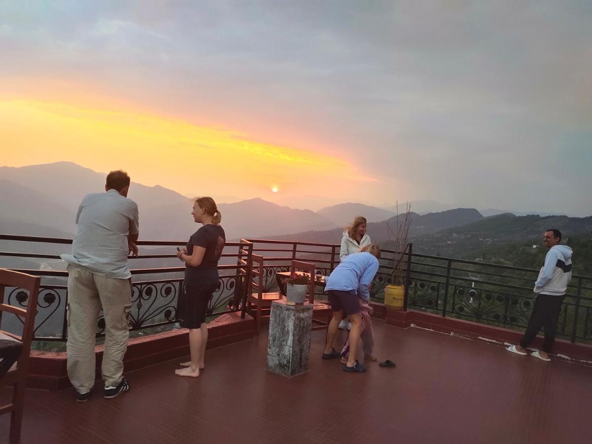 Hotel High Ground Inn Sarangkot โพคารา ภายนอก รูปภาพ