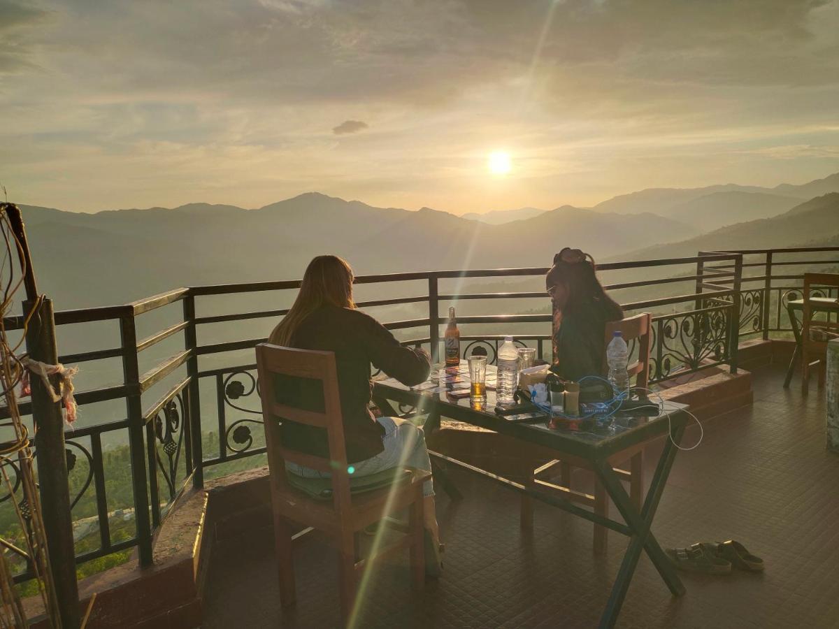 Hotel High Ground Inn Sarangkot โพคารา ภายนอก รูปภาพ