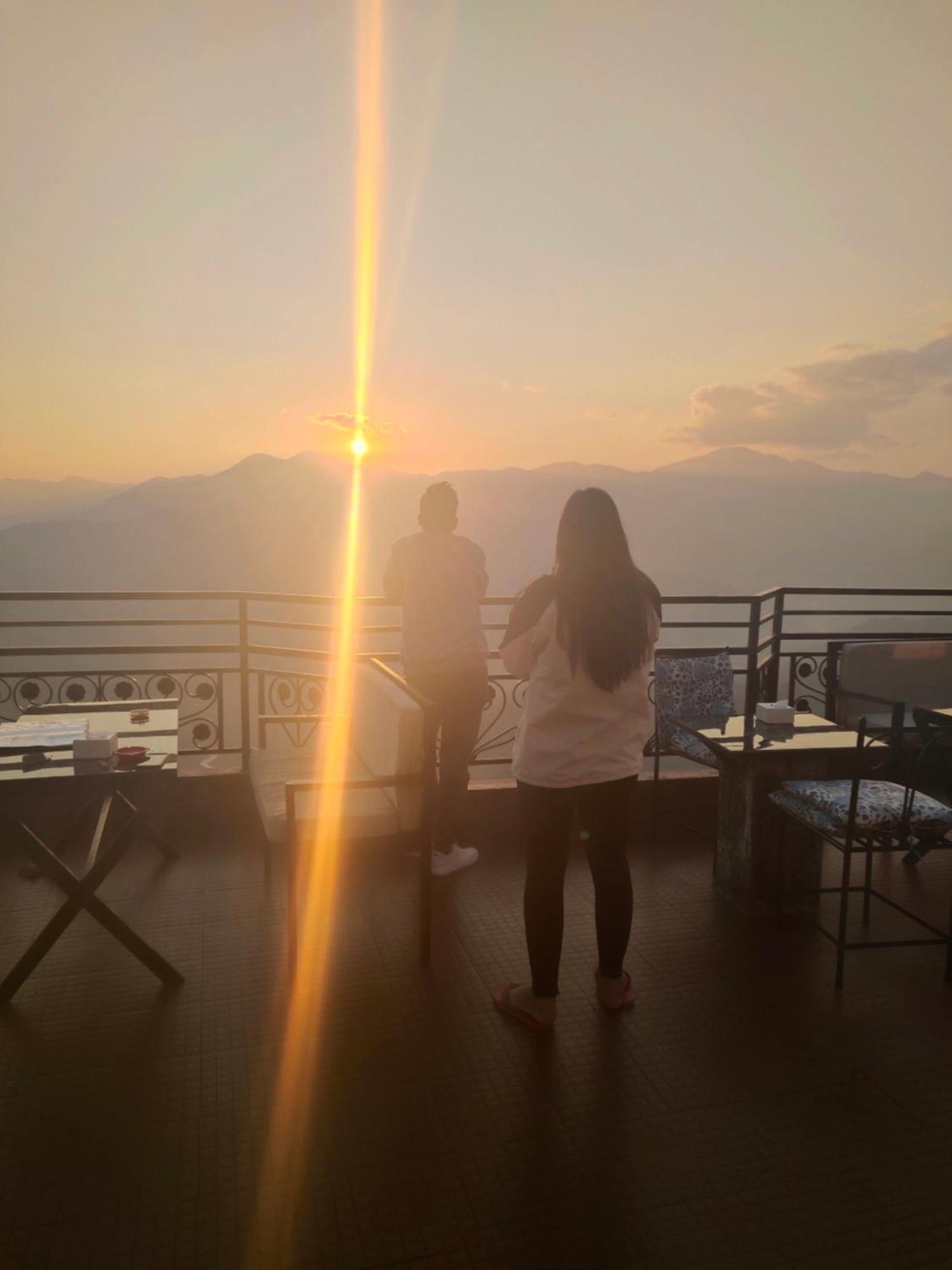 Hotel High Ground Inn Sarangkot โพคารา ภายนอก รูปภาพ