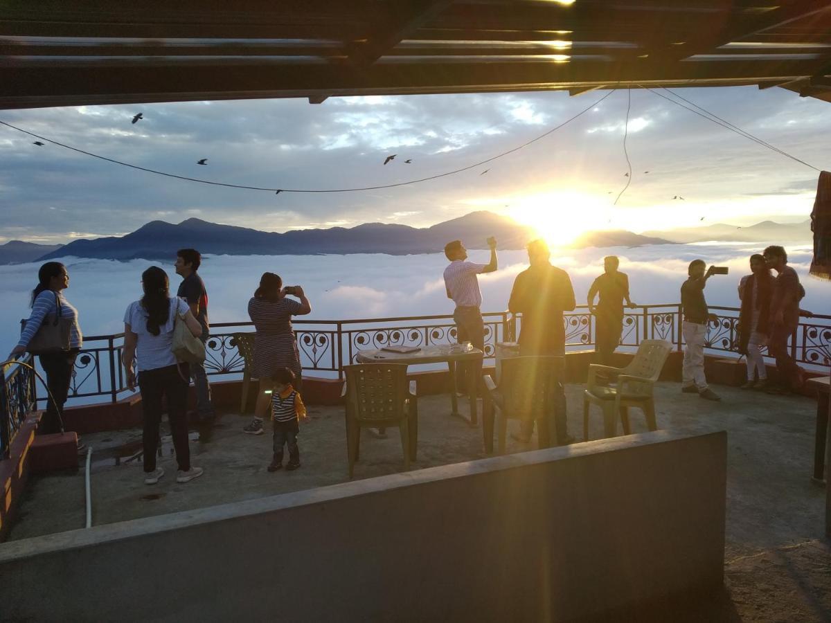 Hotel High Ground Inn Sarangkot โพคารา ภายนอก รูปภาพ